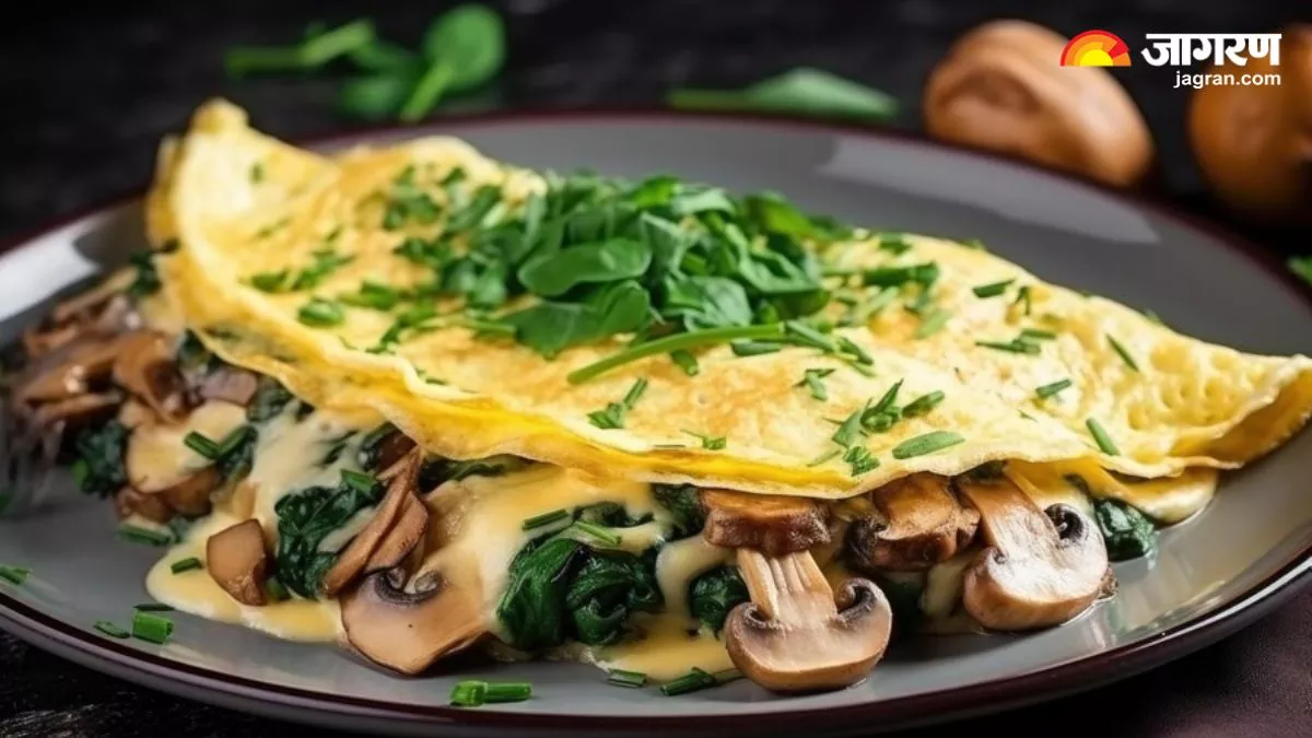 Mushroom Spinach Omelette: नाश्ते में बनाकर खाएं पालक और मशरूम का ऑमलेट, जानिए आसान रेसिपी