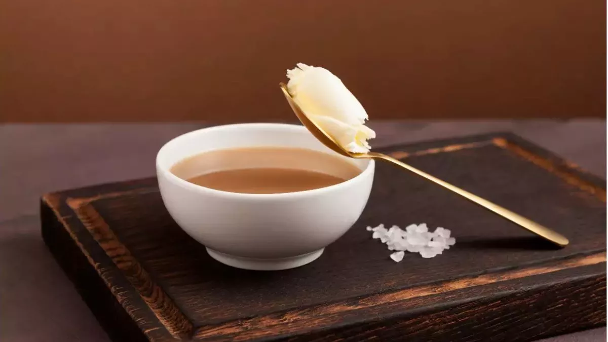 Butter Tea: एक ही तरह की चाय पीकर आप भी हो गए हैं बोर, तो इस बार ट्राई करें मक्खन वाली चाय