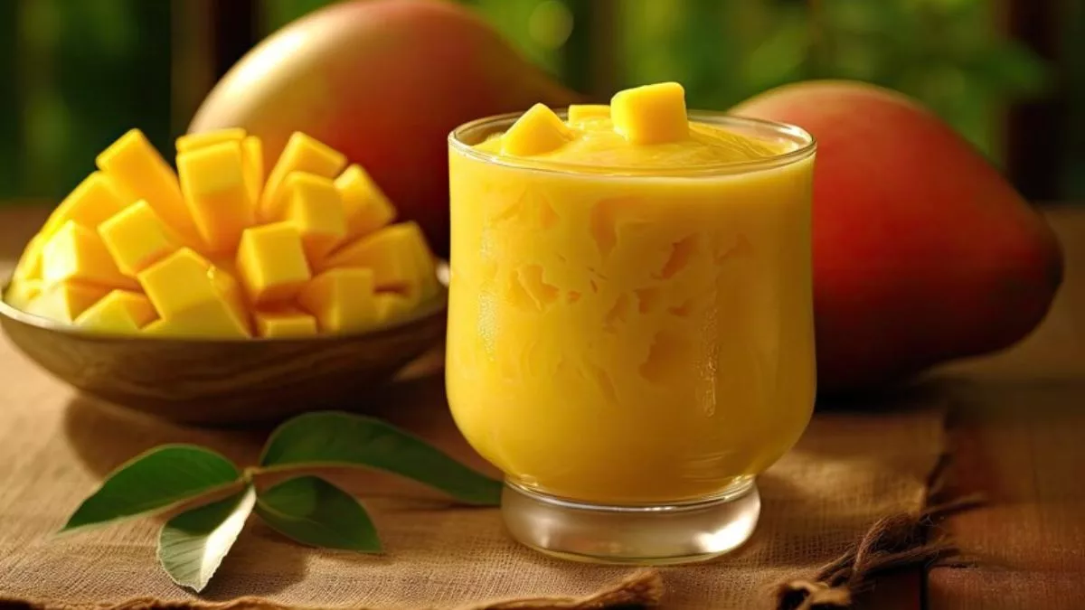 Mango Fruit Smoothie: सुबह नाश्ते को बनाना चाहते हैं टेस्टी और हेल्दी, तो ट्राई करें ये रेसिपी