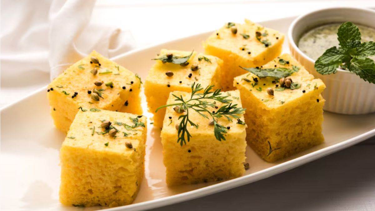 https://www.jagranimages.com/images/newimg/khanakhazana/06_2025-Dhokla_Recipe.jpg