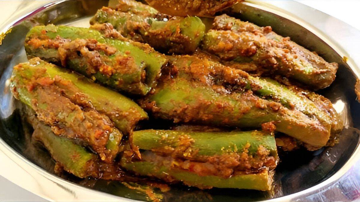 https://www.jagranimages.com/images/newimg/khanakhazana/07_2025-Bharwa_Turai_recipe.jpg