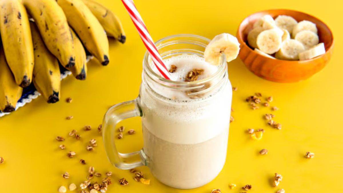 https://www.jagranimages.com/images/newimg/khanakhazana/07_2025-Energy_boosting_banana_shake_recipe.jpg