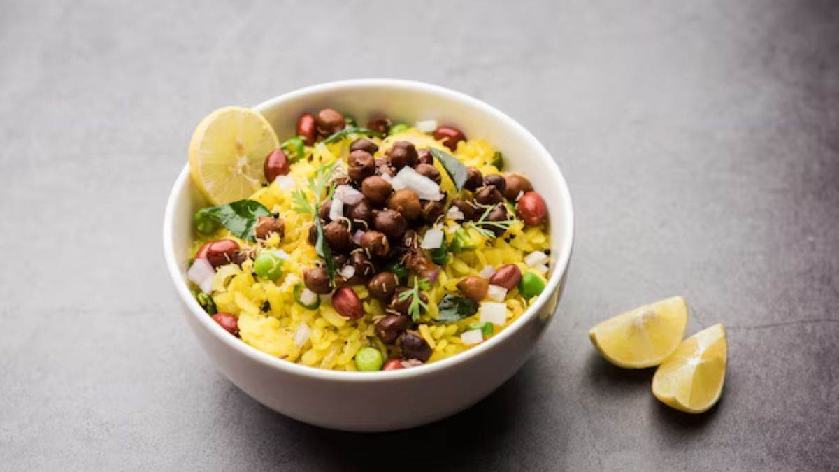 https://www.jagranimages.com/images/newimg/khanakhazana/07_2025-black_chana_poha.jpg
