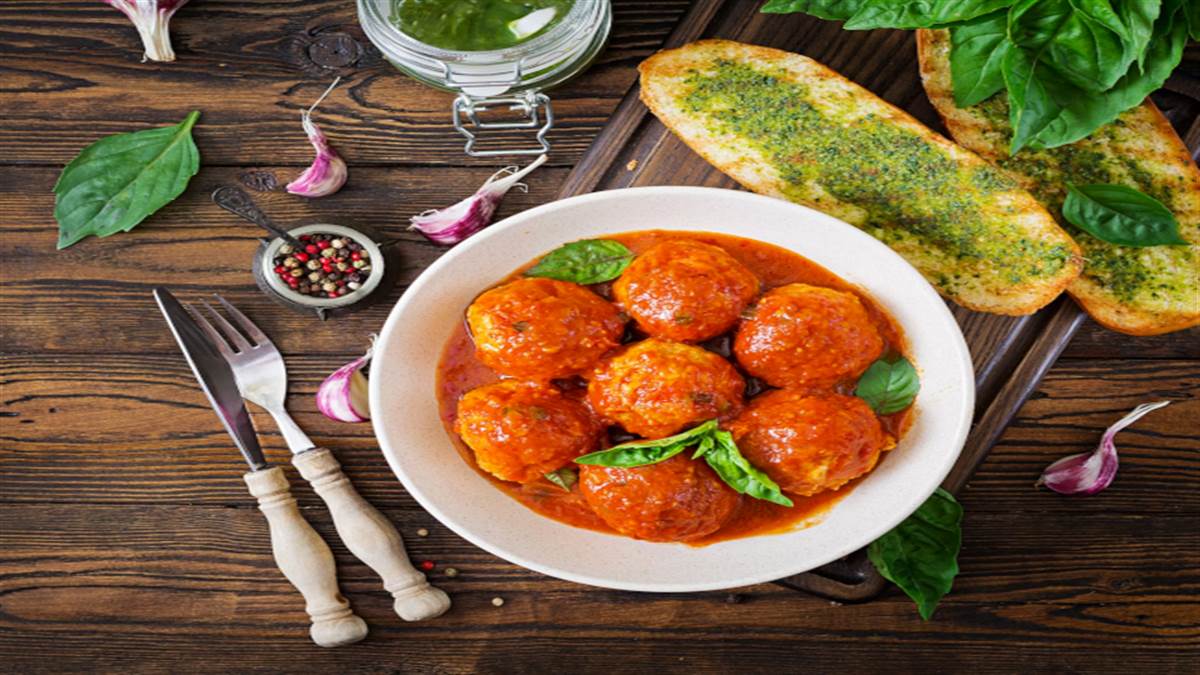 https://www.jagranimages.com/images/newimg/khanakhazana/08_2023-lauki_panner_kofta_recipe_f.jpg