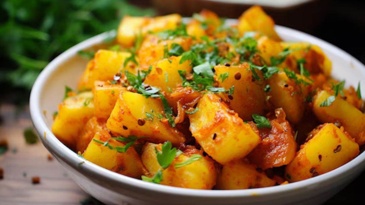 https://www.jagranimages.com/images/newimg/khanakhazana/08_2025-Aloo_Ki_Sukhi_Sabzi_Recipe.jpg