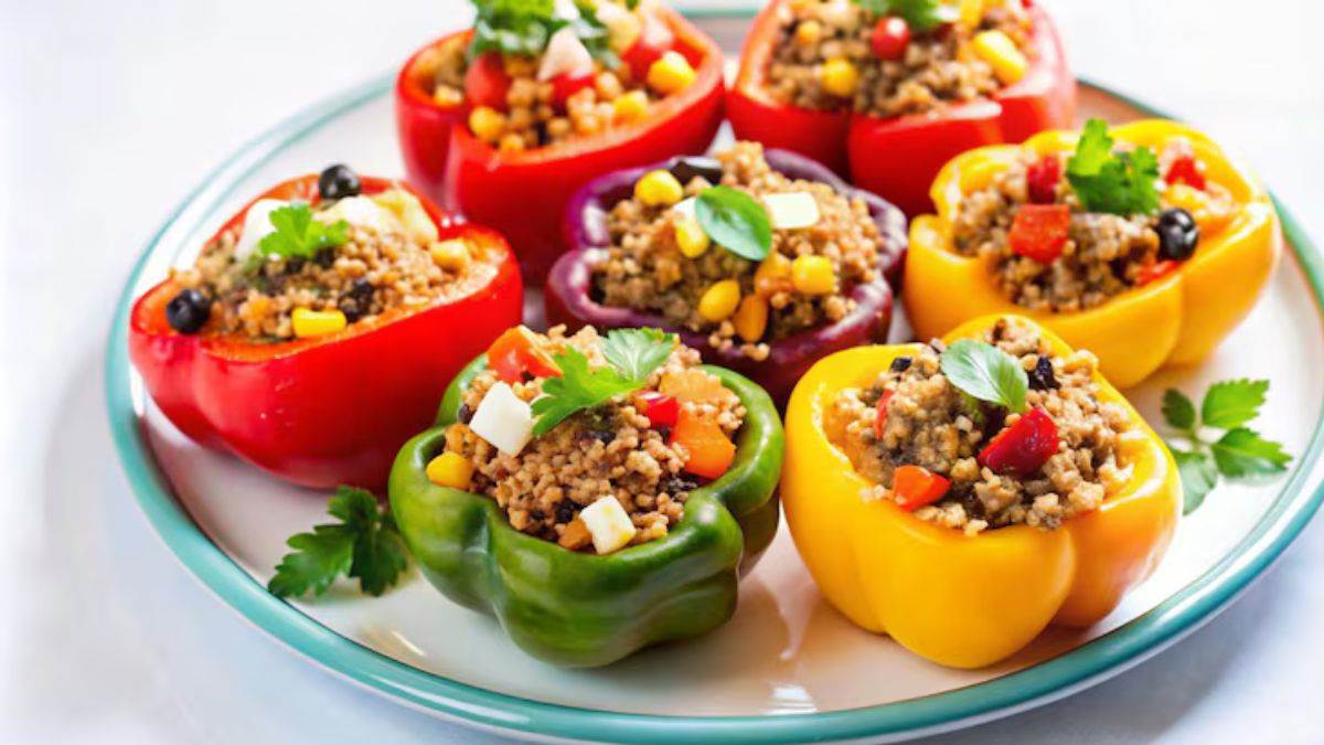 https://www.jagranimages.com/images/newimg/khanakhazana/08_2025-Cheese_Stuffed_Capsicum.jpg