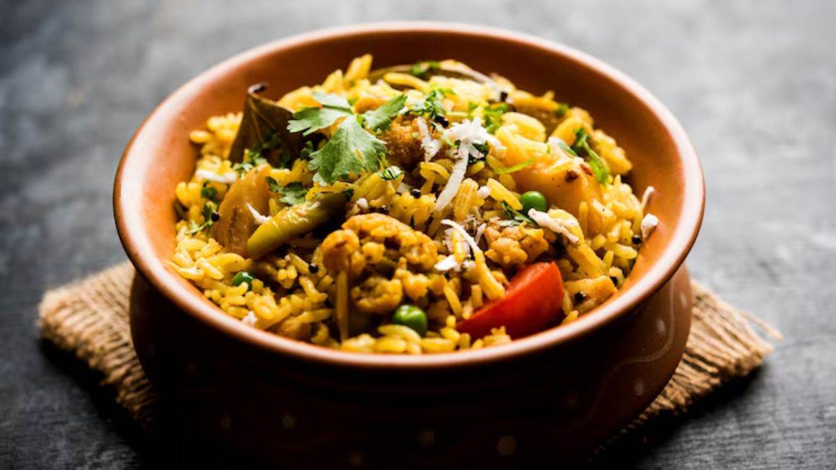 https://www.jagranimages.com/images/newimg/khanakhazana/08_2025-masala_bhat_recipe.jpg