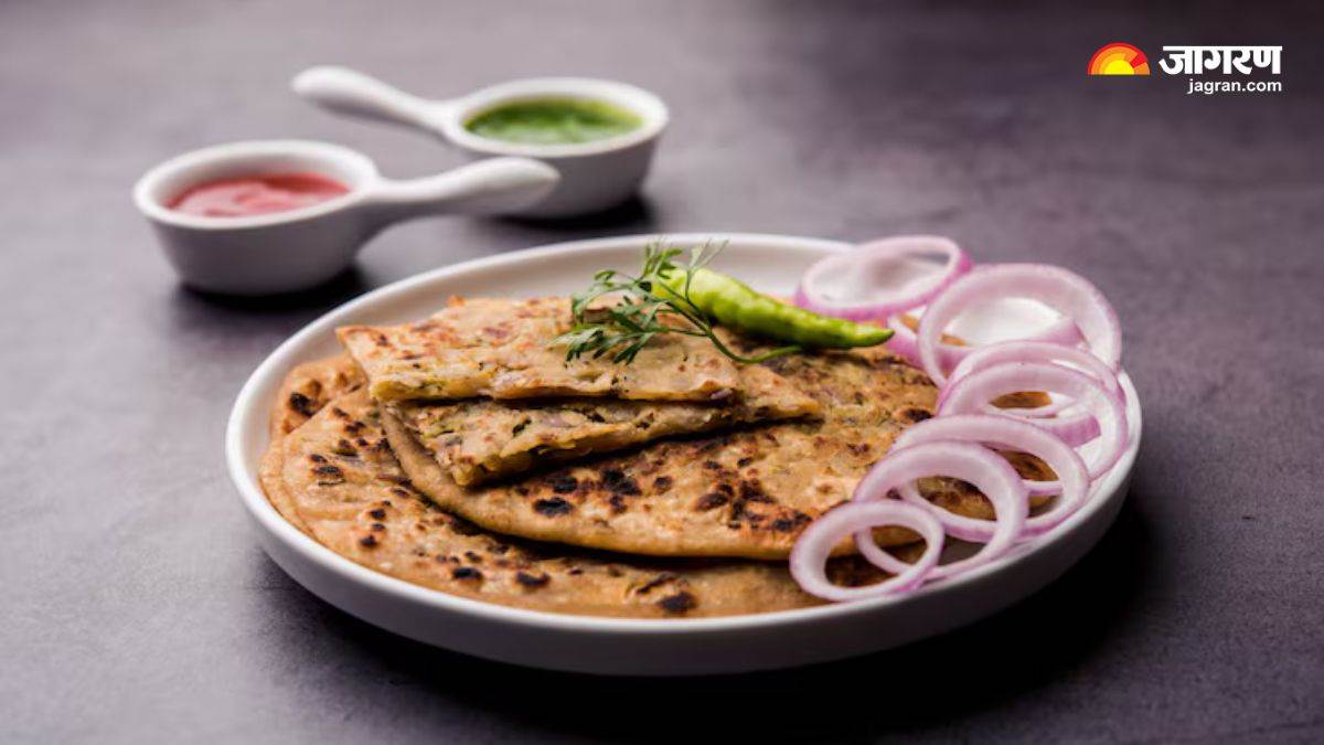 https://www.jagranimages.com/images/newimg/khanakhazana/09_2025-Chilli_Garlic_Paratha_Recipe.jpg