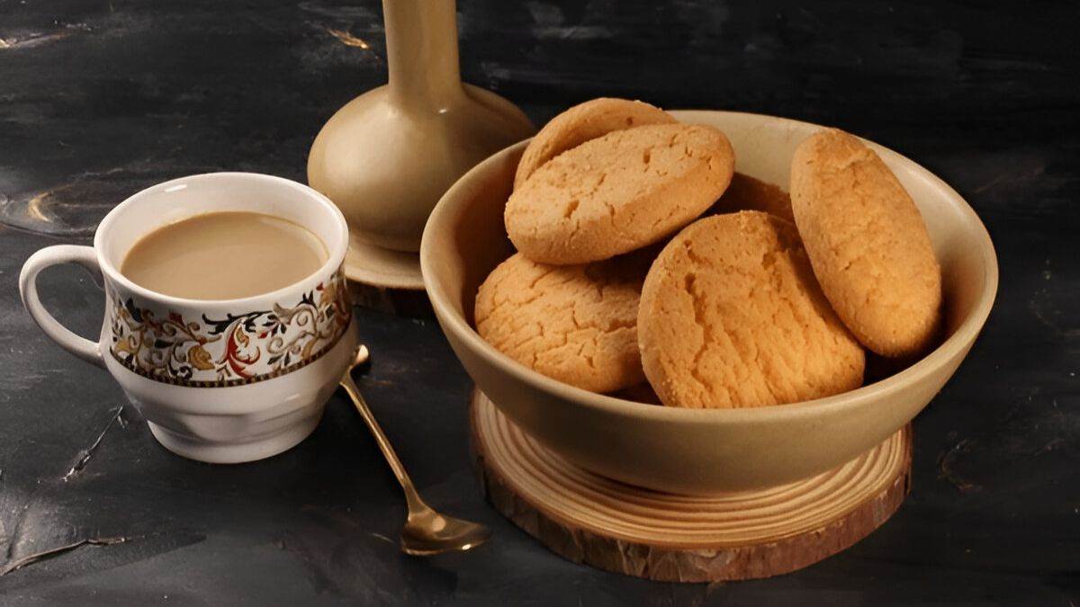 https://www.jagranimages.com/images/newimg/khanakhazana/09_2025-Homemade_Atta_Biscuits.jpg