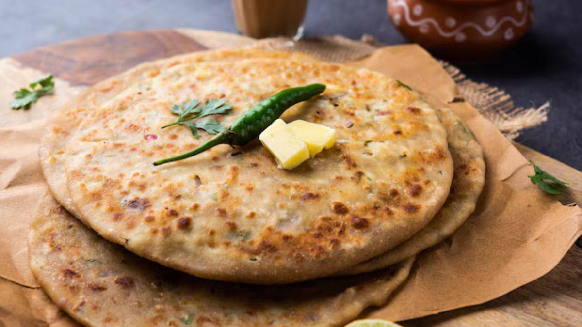 https://www.jagranimages.com/images/newimg/khanakhazana/09_2025-Paneer_Paratha_(1).jpg