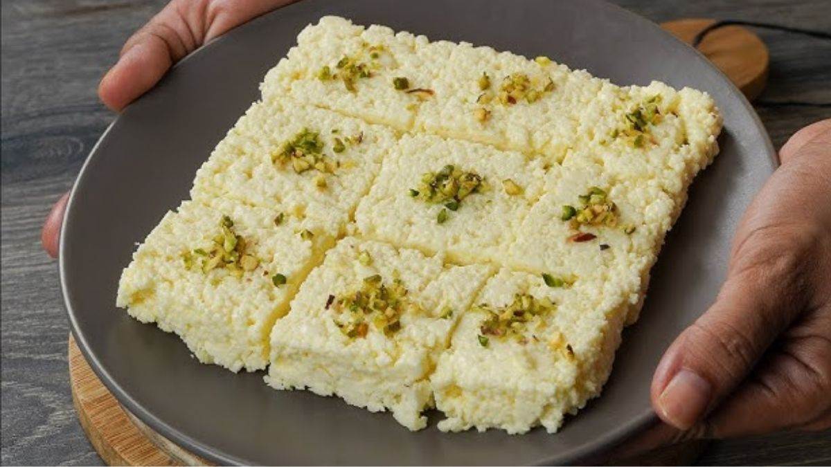 https://www.jagranimages.com/images/newimg/khanakhazana/09_2025-kalakand_(1).jpg