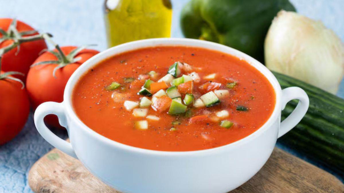 https://www.jagranimages.com/images/newimg/khanakhazana/09_2025-tomato_soup_recipe_for_cold.jpg