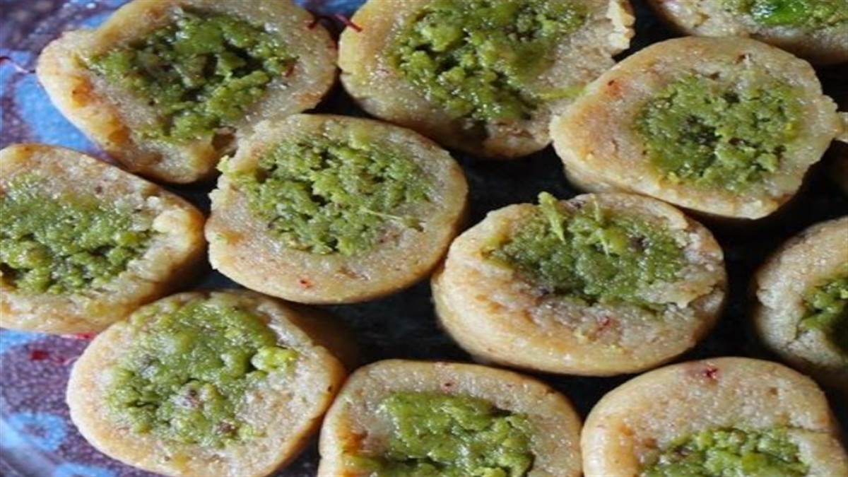kaju nariyal chakri recipe ingredients and method