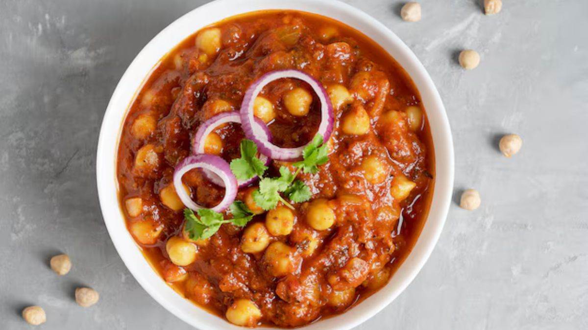 dhaba style chhole recipe to cook at home