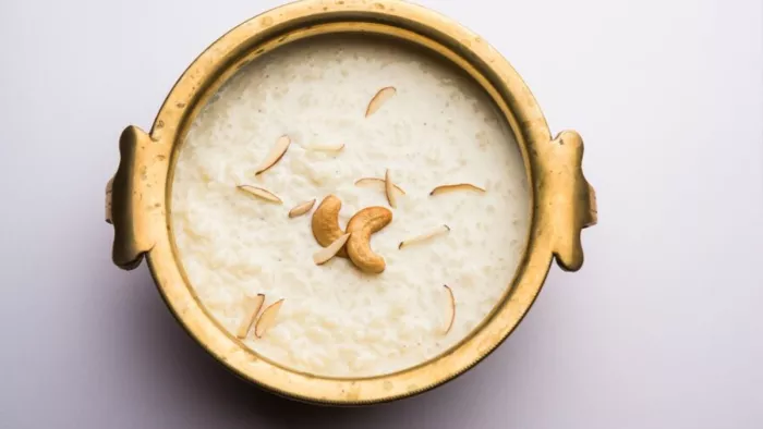 Rabri Kheer Recipe: इस दिवाली घर पर बनाएं रबड़ी खीर, ट्राई करें यह विधि