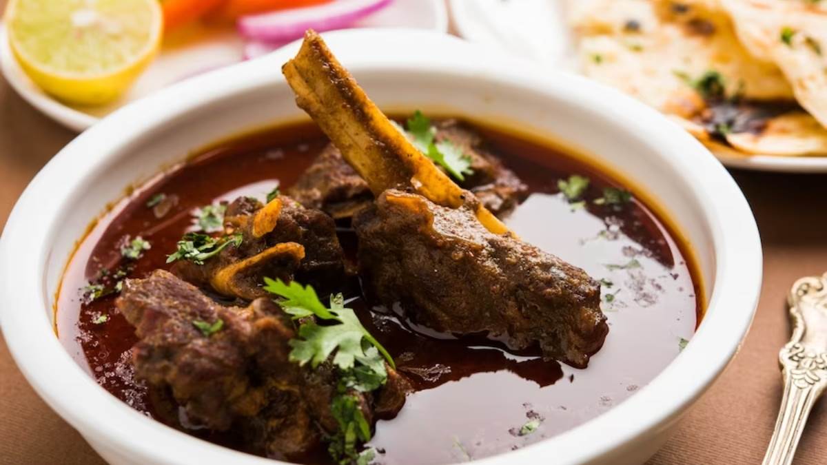 सर्दियों में गर्म रखेगा मटन पाया शोरबा, बस इस आसान विधि से करें तैयार