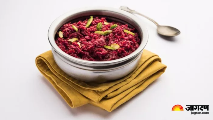 Beetroot Halwa: सर्दियों में स्वाद और सेहत का अनोखा मेल है चुकंदर का हलवा, नोट करें इसे बनाने की आसान रेसिपी