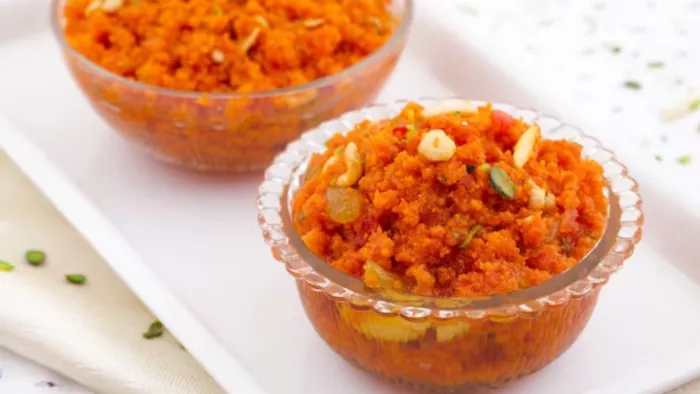 Gajar ka Halwa: सर्दियों की खास डिश है गाजर का हल्वा, जानें इसे बनाने का आसान तरीका