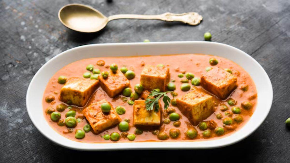 https://www.jagranimages.com/images/newimg/khanakhazana/12_2024-matar_paneer_(1).jpg