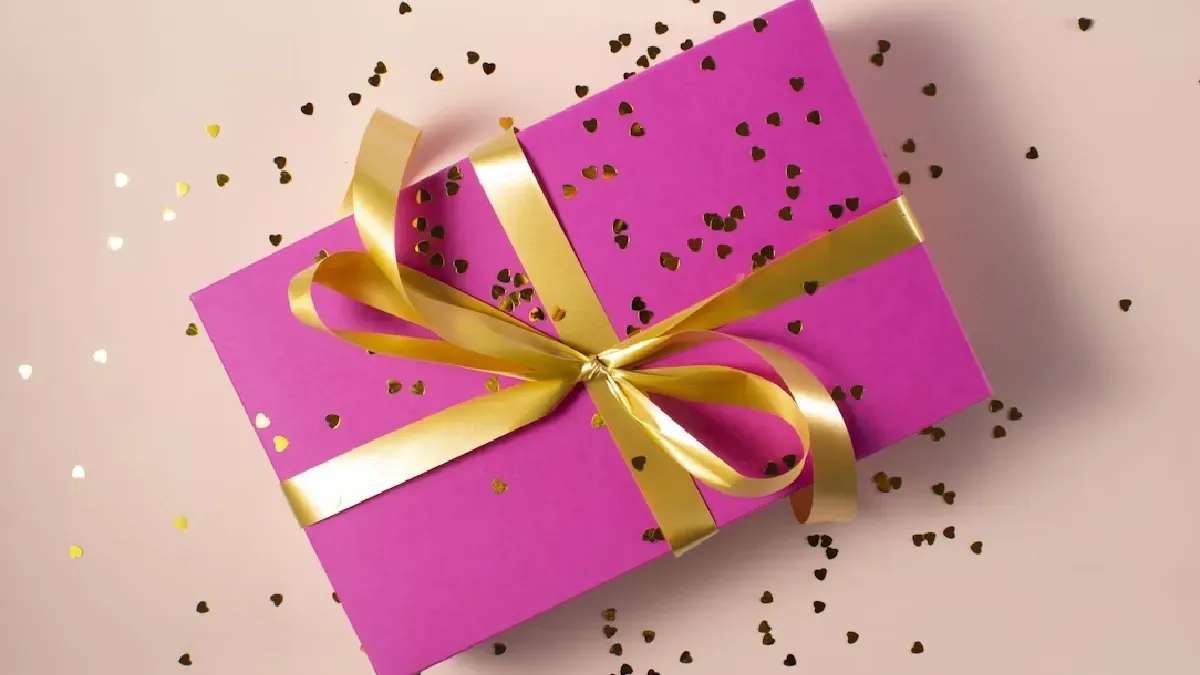 Rakhi 2025 के त्योहार पर बहन को Gift 