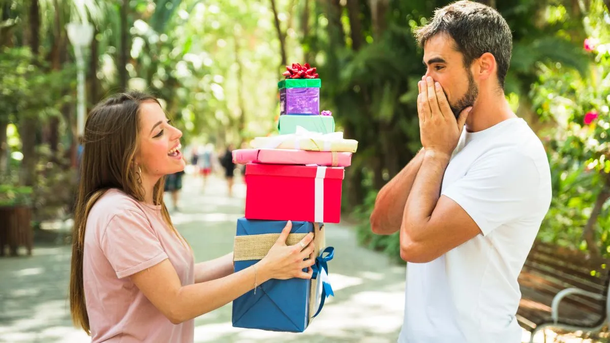 Friendship Day 2025 के लिए बेहतरीन गिफ्ट्स आइडियाज
