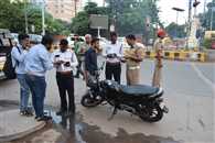 à¤à¥à¤°à¤¾à¤¹à¥à¤ à¤ªà¤° à¤¦à¤¿à¤à¤¨à¥ à¤²à¤à¤¾ à¤à¥à¤°à¥à¤«à¤¿à¤ à¤ªà¥à¤²à¤¿à¤¸ à¤à¥ à¤¸à¤à¥à¤¤à¥ à¤à¤¾ à¤à¤¸à¤°