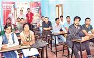 MillennialsSpeak : #RaajniTEA में बोले गोरखपुर के युवा, भले ही महंगाई बढ़ जाए लेकिन देश की सुरक्षा पहले जरूरी है
