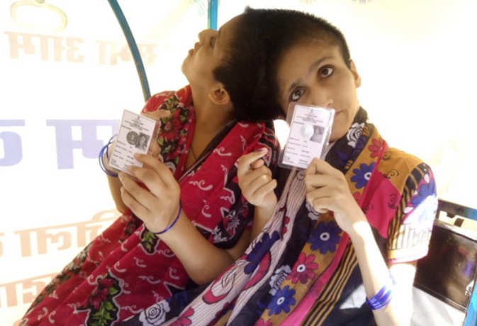 Lok Sabha Elections 2019 7th Phase Patna Sahib Live Update : 'एक शरीर' दो जान वाली बहनों ने किया मतदान