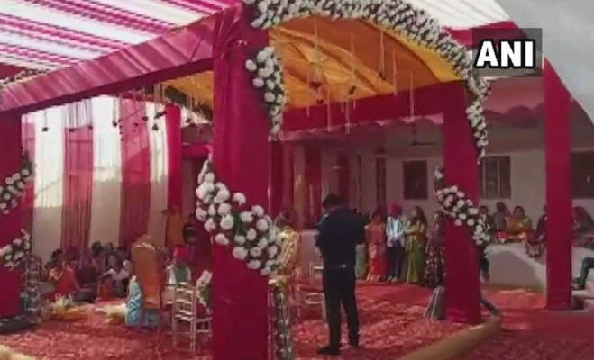 हार्दिक आैर किंजल का विवाह स्थल। फोटो : साभार टि्वटर हार्दिक पटेल ने बचपन की दोस्त किंजल पारिख से रचार्इ शादी,देखें विवाह की खूबसूरत तस्वीरें
