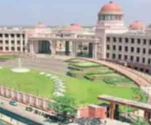 सहायक शिक्षक भर्ती परीक्षा 2019 : इलाहाबाद हाई कोर्ट ने कटऑफ अंक तय करने वाला शासनादेश किया रद