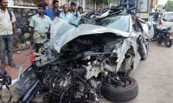 21 लाख की कार में बैठे लड़के की जान थी, कहीं ज्यादा कीमती लेकिन जो हुआ देखकर दहल गए लोग!