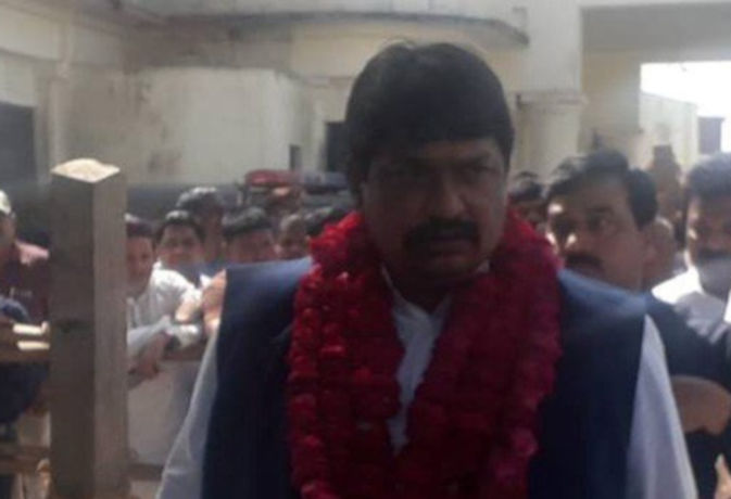 लोकसभा चुनाव 2019 : वोट के लिए भूल बैठे सबका सम्मान, नेताजी की जुबान तो बेलगाम