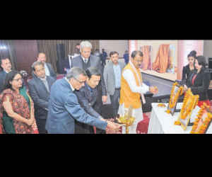 जेसीटीबी में गोरखपुर की दिव्यता और संघर्ष की दास्तान, प्रदेश के डिप्टी सीएम ने किया विमोचन