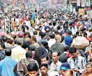 महाशिवरात्रि 2019 : श्री काशी विश्वनाथ मंदिर में उमड़ी श्रद्धालुओं की भीड़, भक्तों के साथ बाबा होंगे पूरी रात