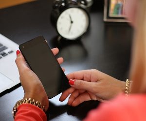 Xiaomi Mi A2 रिव्यू : इस धासू स्मार्टफोन में हेडफोन जैक की बजाय मौजूद है ये हाईटेक टेक्नोलॉजी