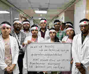 ममता बनर्जी काे 48 घंटे का ये अल्टीमेटम देकर काम पर लाैटे दिल्ली AIIMS व सफदरजंग के डॉक्टर