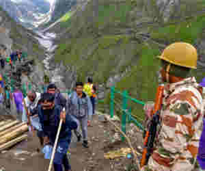 अमरनाथ यात्रा : आज 3,048 तीर्थयात्री हुए रवाना, अब तक 1,65,000 श्रद्धालु कर चुके हैं दर्शन