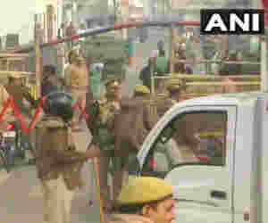विवादित ढांचा विध्वंस की 26वीं बरसी : अयोध्या में चप्पे-चप्पे पर पुलिस तैनात, विहिप मनाएगी आज शाैर्य दिवस
