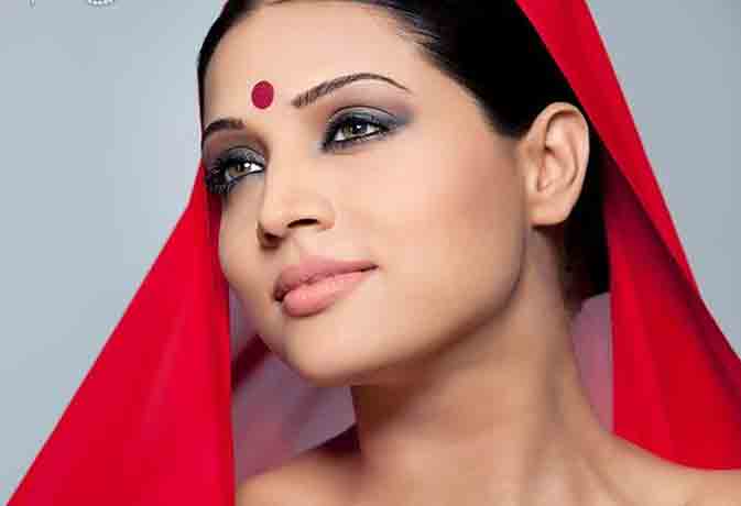फैशन के साथ स्वास्थ्य के लिए भी लाभकारी है ये बिंदी, जानें 6 फायदे...