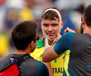 Aus vs Eng सेमीफाइनल मैच में टला हादसा, बाउंसर लगने से कंगारु बल्लेबाज के निकलने लगा खून