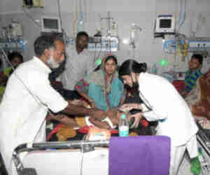 चमकी बुखार से बिहार में अब तक 80 माैतें, खाली पेट न खाएं लीची, जानें लक्षण व बचने के तरीके
