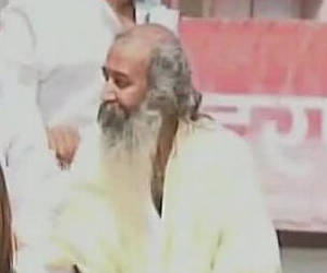 लखनऊ लोकसभा सीट से आचार्य प्रमोद कृष्णम कांग्रेस के प्रत्याशी, पूनम सिन्हा सपा में शामिल