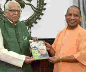 पूरे हुए चार साल : जानें क्यों राज्यपाल ने कहा गरिमा का ख्याल, नहीं तो आरोपों का जवाब मैं भी दे सकता हूं