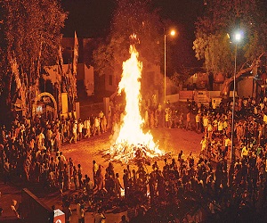 होलाष्टक 2019: 8 दिन तक इन दो कारणों से नहीं होंगे शुभ कार्य, जानें भगवान शिव और विष्णु से जुड़ी कथाएं