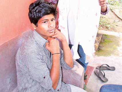 जान बचाकर भाग