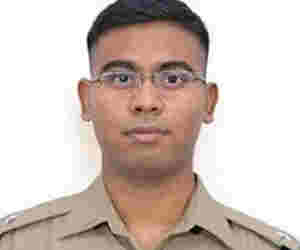 5 दिन पहले जहर खाने वाले IPS सुरेंद्र दास का निधन, सुसाइड नोट में पत्नी के लिए लिख गए 'आई लव यू'