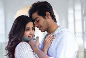 जाह्नवी कपूर के 'धड़क' ट्रेलर को मिल चुके हैं 17 मिलियन व्यूज, बहन सोनम समेत इन सेलेब्स ने दिया रिव्यू