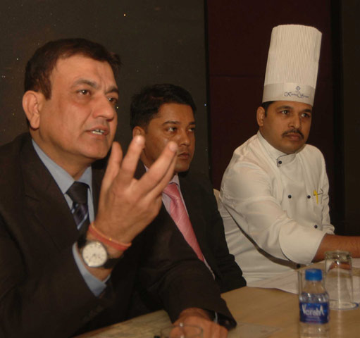 एंज्वाय द फूड फेस्टिवल