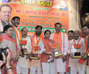 डिप्टी सीएम केशव मौर्य बोले 50 वर्ष तक सपा-बसपा व कांग्रेस साफ, ओबीसी सांसदों का किया सम्मान