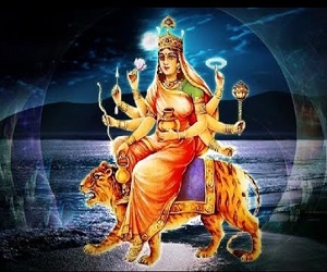 चैत्र नवरात्रि 2019: चौथे दिन करते हैं मां दुर्गा के इस स्वरूप की पूजा, ऐसे नाम पड़ा कूष्मांडा